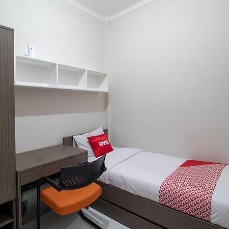 Oyo 3253 Sofia Residence Telukjambe Εξωτερικό φωτογραφία