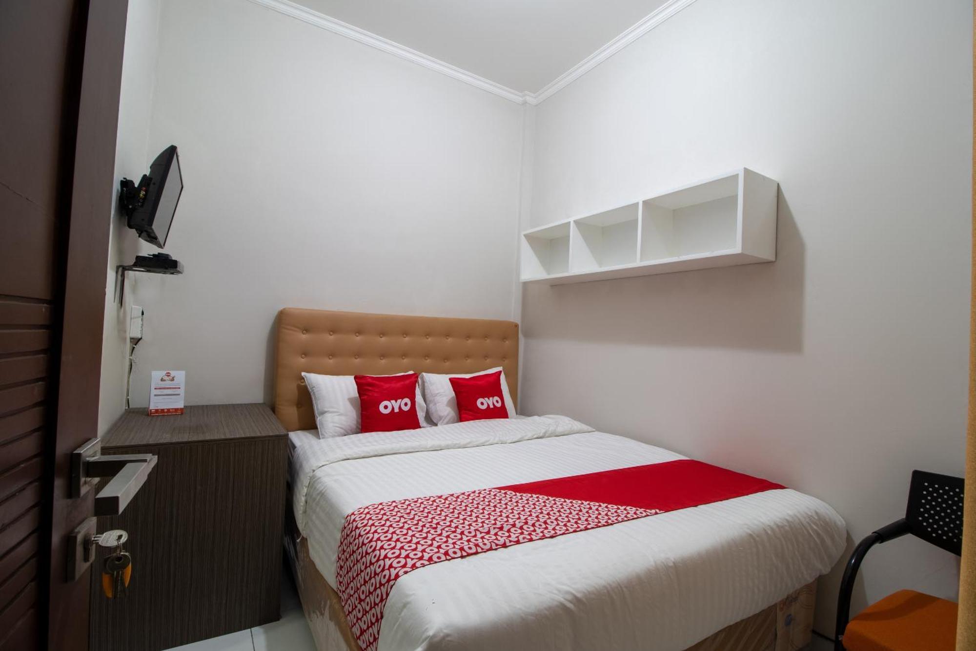 Oyo 3253 Sofia Residence Telukjambe Εξωτερικό φωτογραφία