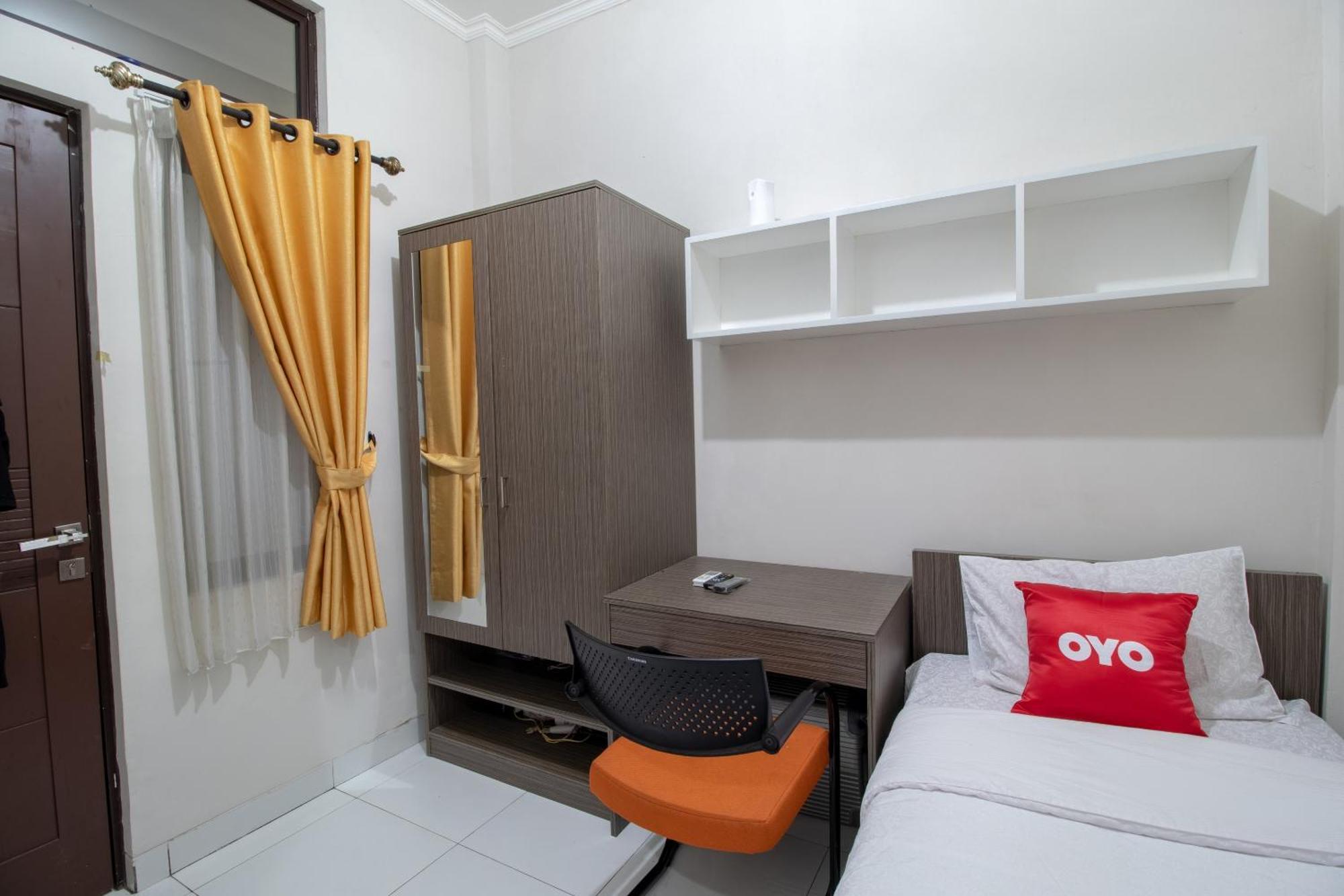 Oyo 3253 Sofia Residence Telukjambe Εξωτερικό φωτογραφία