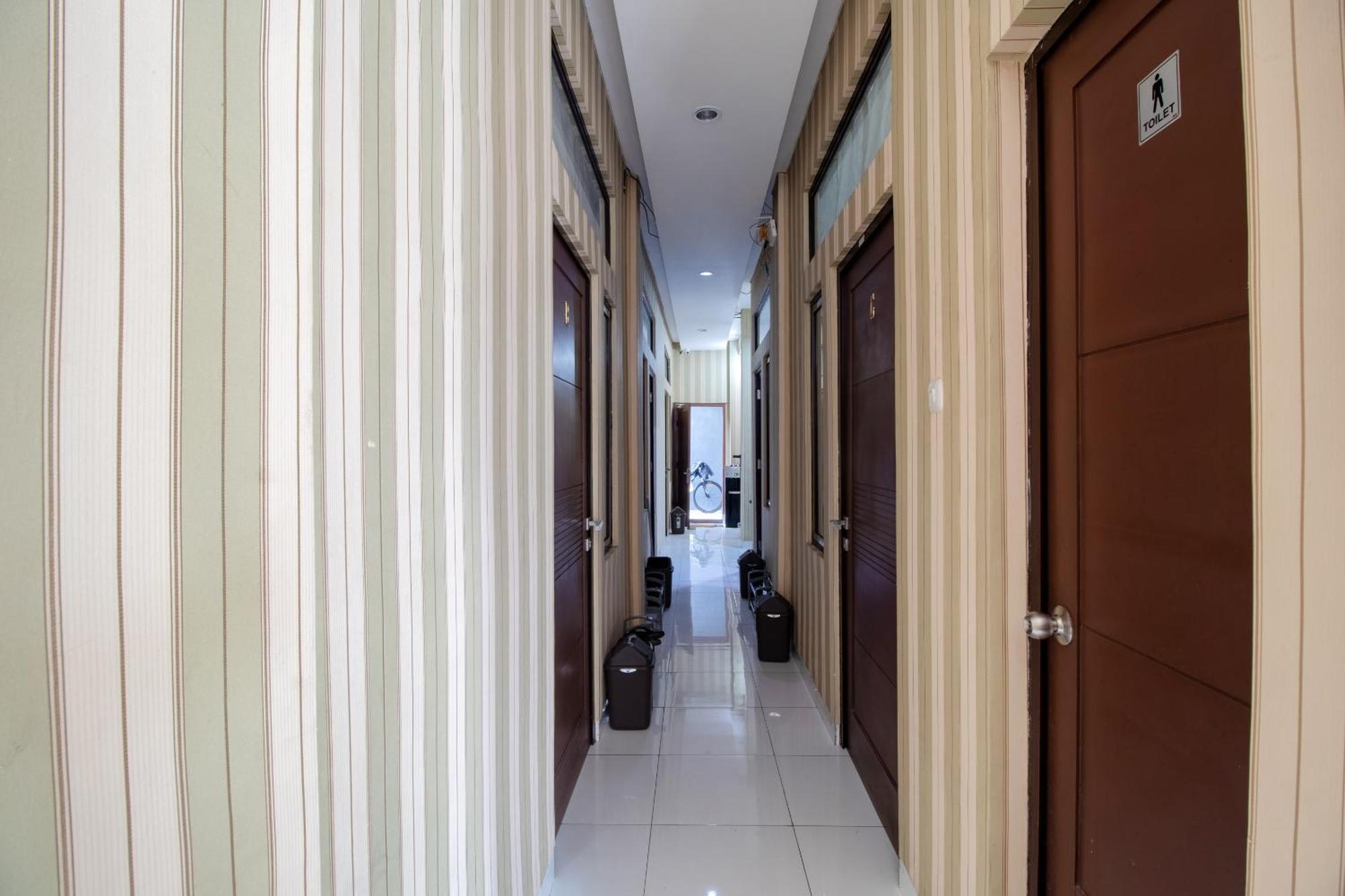 Oyo 3253 Sofia Residence Telukjambe Εξωτερικό φωτογραφία