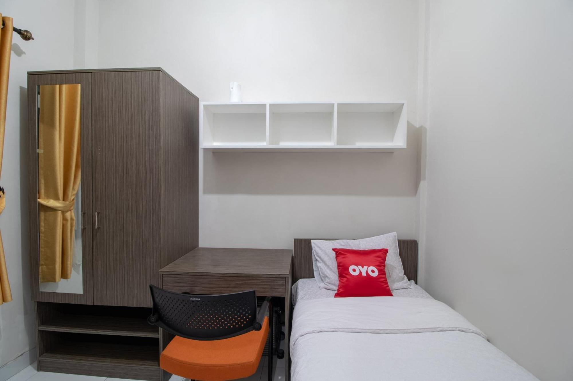 Oyo 3253 Sofia Residence Telukjambe Εξωτερικό φωτογραφία
